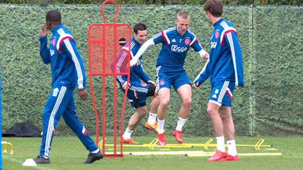 与独行侠近 与独行侠近