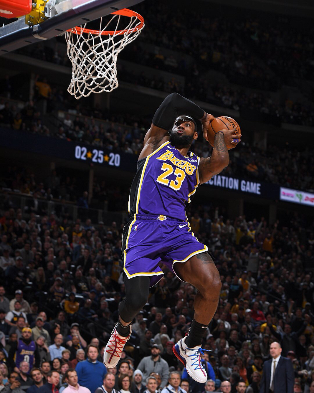 绿茵场上再 绿茵场上再